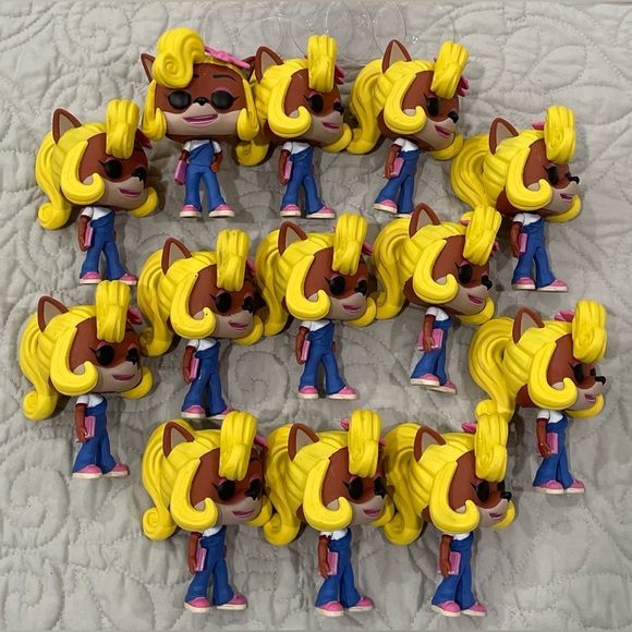 Funko Coco Bandicoot Vinyl Figure with Pink and Yellow Accents - Picture 6 of 8